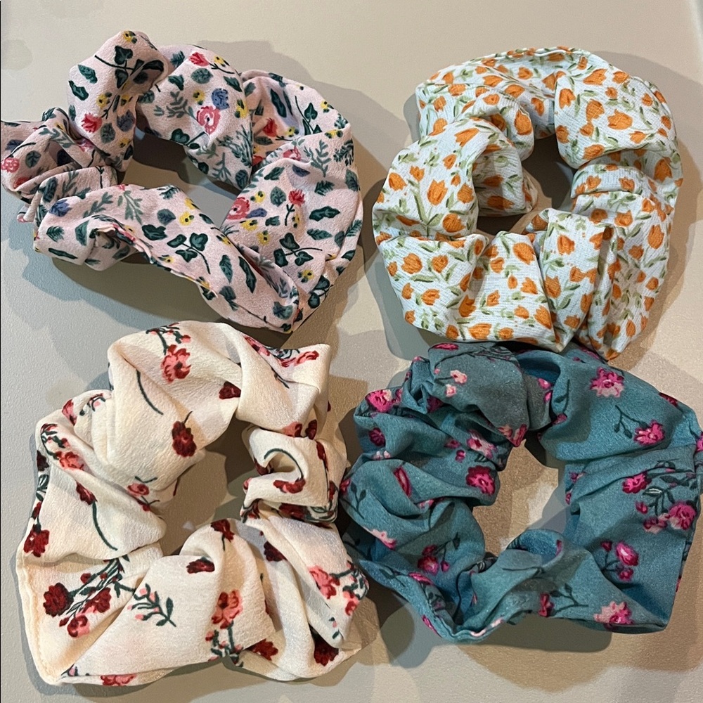 Floral Patterned Scrunchies Set of 4 pieces New
